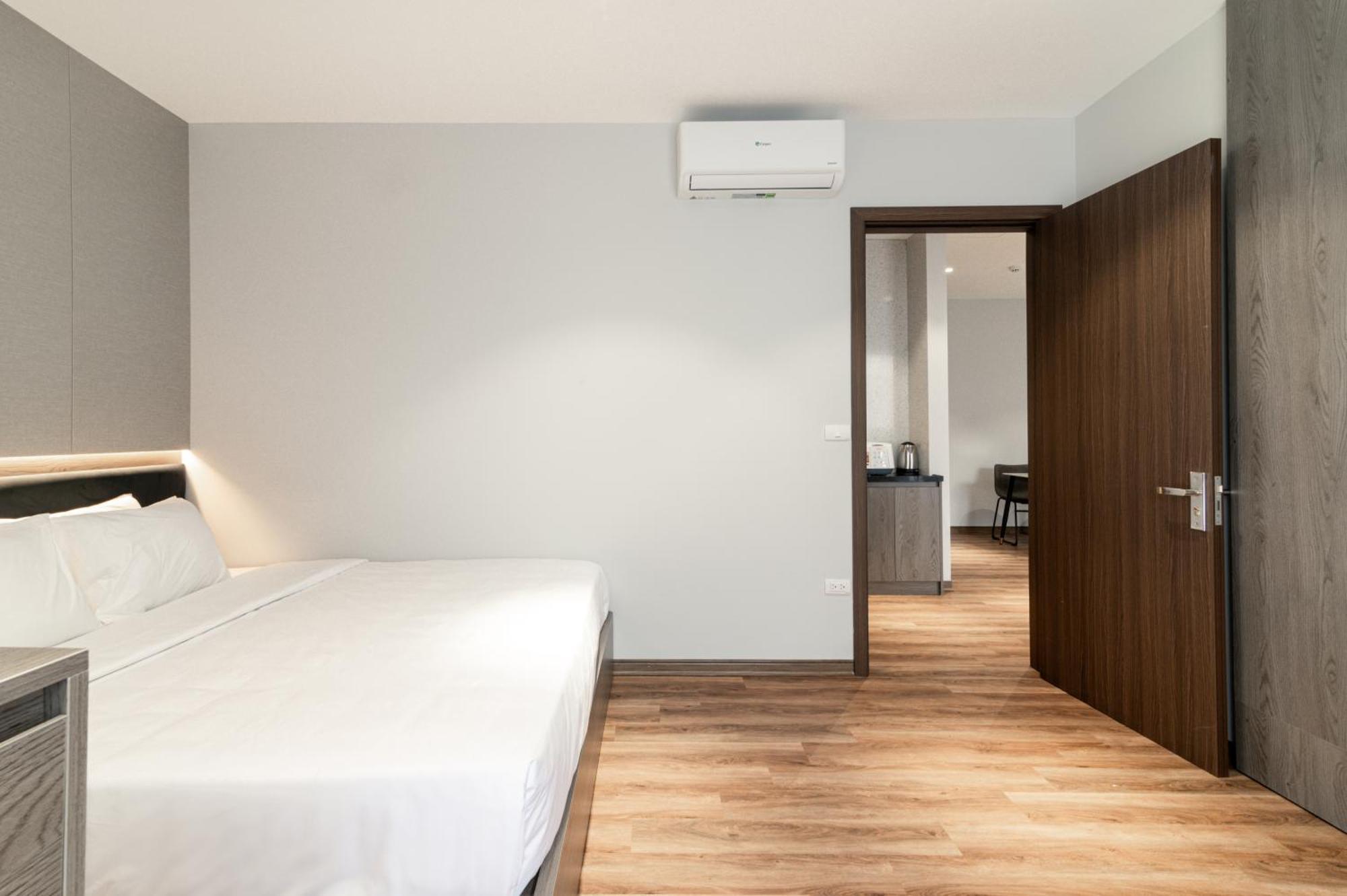 Luxe Paradise Suites Hotel To Ngoc Van Hanoi Kültér fotó